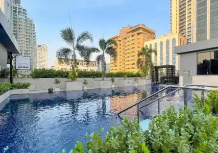 Eleven Bangkok - 25
