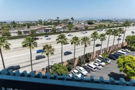 Howard Johnson by Wyndham Anaheim and Water Playground - 47