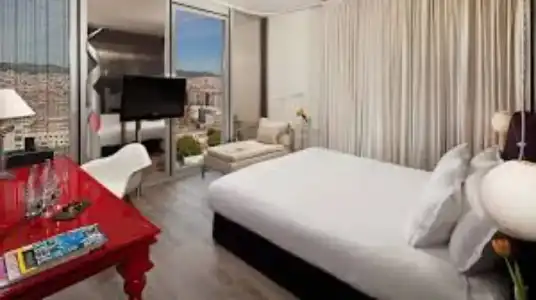 Meliá Barcelona Sky - 84