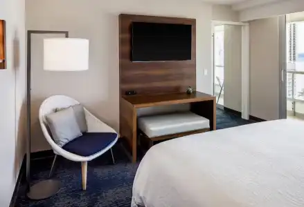 Hilton Garden Inn Waikiki Beach - 78