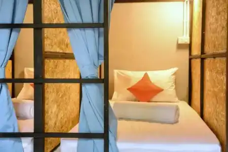 Sleepy Station Hostel - 13