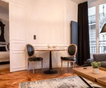 Maisons du Monde & Suites Nantes - 49