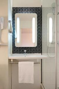 Ibis Barcelona Cornella - 12