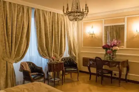 Bernini Palace - 81