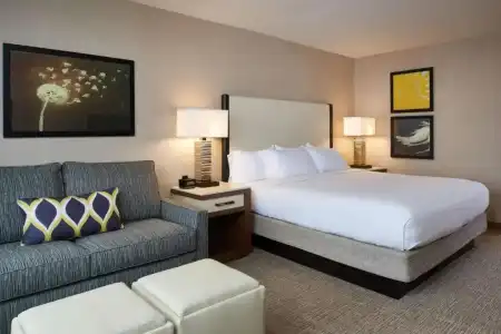 DoubleTree by Hilton Fresno Convention Center - 37