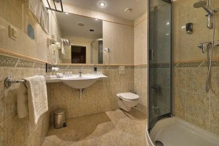 Ramada by Wyndham Prague City Centre - 32