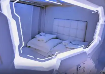 Met A Space Pod @ Arab Street - 38