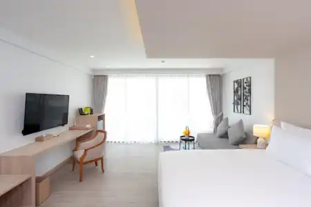 Anona Beachfront Phuket Resort - 24