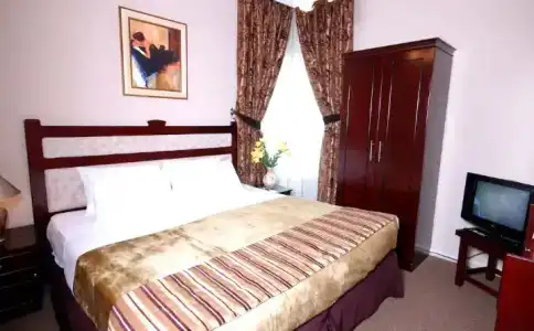 Al Bustan Tower Suites - 36