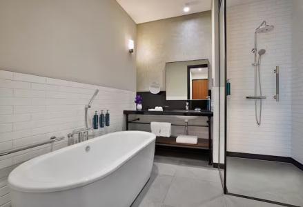 DoubleTree by Hilton Dubai M Square & Residences - 42