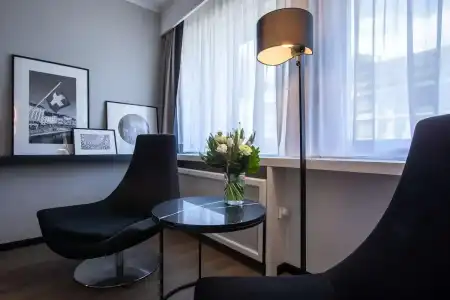 Radisson Blu, - 66