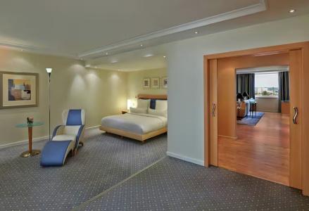 Hilton Dusseldorf - 56