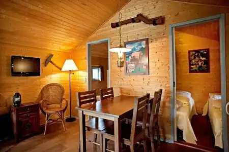 LEGOLAND Wilderness Barrels & Cabins - 15