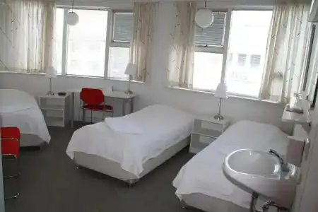 101 Guesthouse - 34