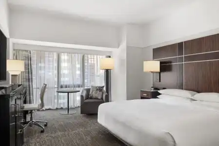New York Marriott Marquis - 50