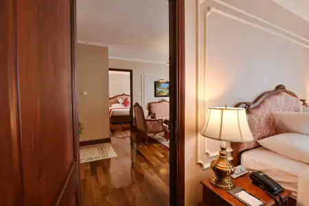 Grand Saigon - 124