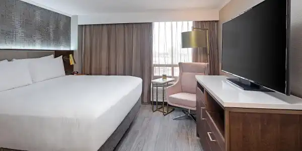Crowne Plaza TORONTO AIRPORT by IHG - 6