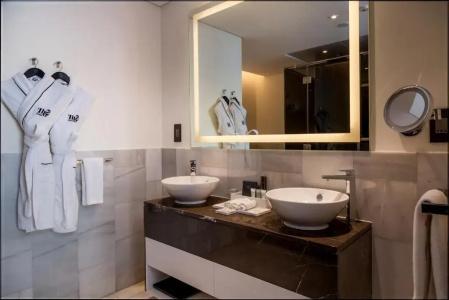 TH8 Palm Vignette Collection, Beach Resort - 57