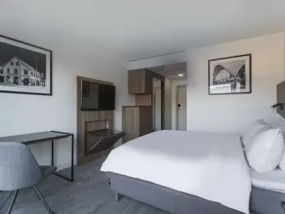 Radisson Blu, - 80
