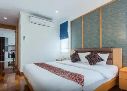 Adelphi Grande Sukhumvit - 49