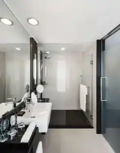 Radisson Suites Bangkok Sukhumvit - 47