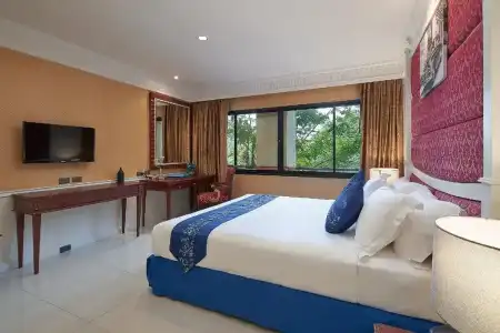 Floral Dolphin Circle Pattaya - 43