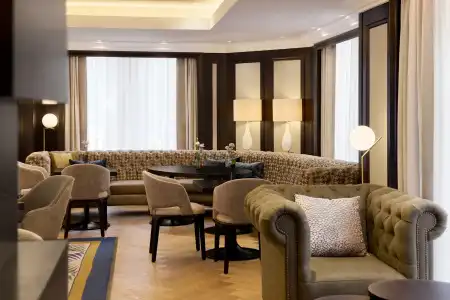 Hilton Vienna Plaza - 9