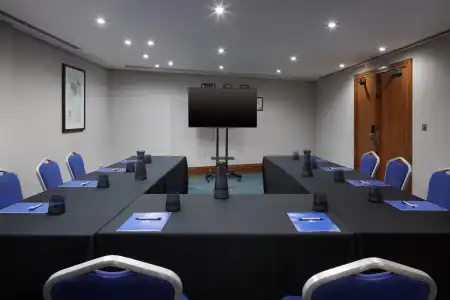Hilton Cardiff - 35