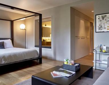 Sir Victor, part of Sircle Collection - 60