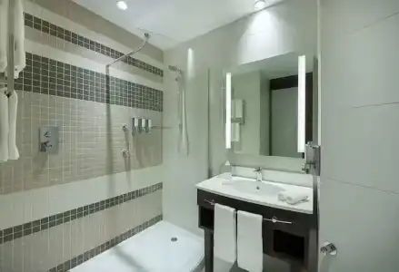 Hampton by Hilton Dubai Airport - 32