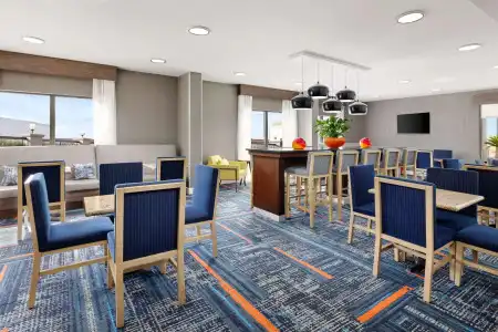 Hampton Inn Laredo - 16