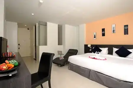 The Lantern Resorts Patong - 44