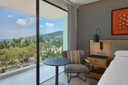 Four Points by Sheraton Phuket Patong Beach Resort - 76