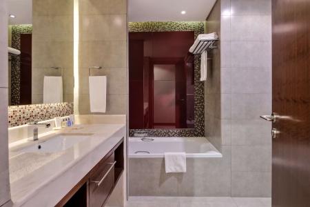 Radisson Blu, Dubai Waterfront - 37
