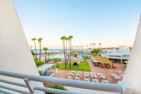 Iberostar Waves Royal Andalus - 52
