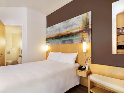 Ibis One Central - 35