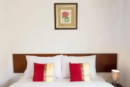 Nouveau Guesthouse - 30