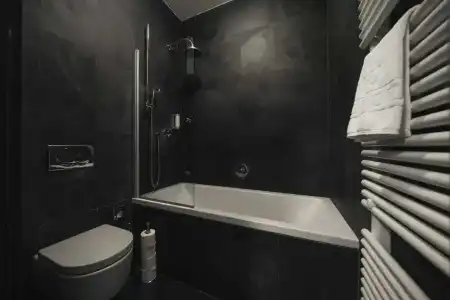Noir - 43