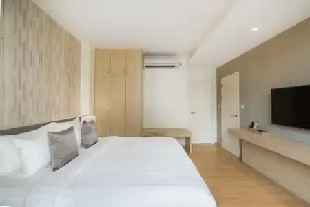 Arden and Residence - 82