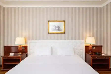 Royal Carlton - 39