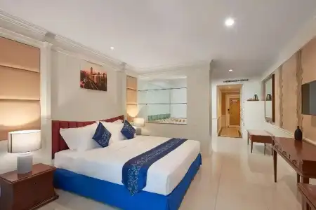 Floral Dolphin Circle Pattaya - 49