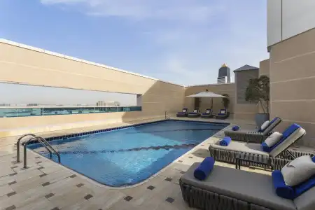 Mövenpick & Apartments Bur Dubai - 20