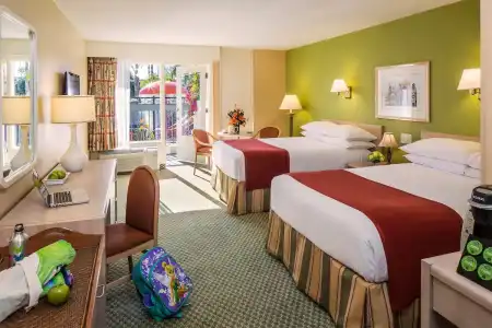 Howard Johnson by Wyndham Anaheim and Water Playground - 16