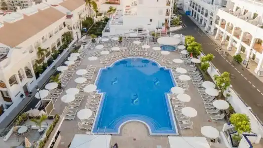 Hollywood Mirage - Excels & Resorts - 25