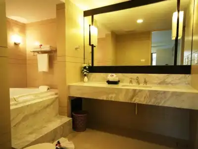 Sawaddi Patong Resort & Spa by Tolani - 75