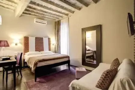 Trevi Beau Boutique - 53