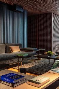 Sir Victor, part of Sircle Collection - 21