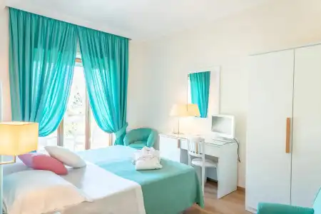 Regina Sorrento - 75