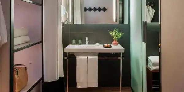 Grand Central, Small Luxurys - 10