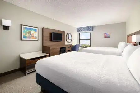 Hampton Inn Laredo - 4